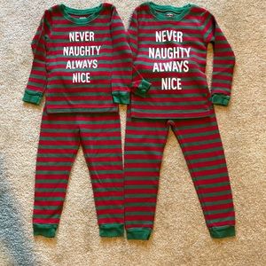 **TWINNING** Carter’s Christmas pajamas 2t & 3t
